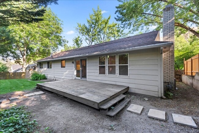 Building Photo - North End 3 Bedroom 2 Bathroom Home