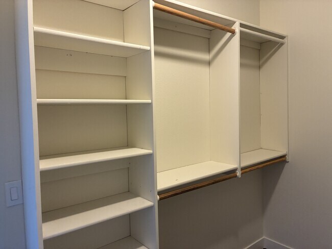 Building Photo - 3080 Lindero St