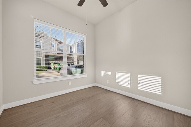 Building Photo - 8802 Hollister Pine Ct