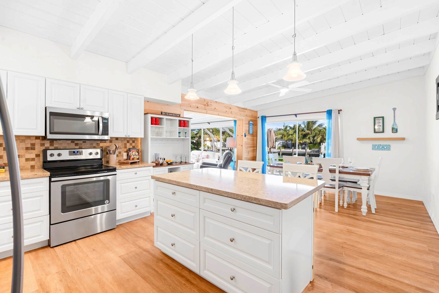 Building Photo - 650 11th St