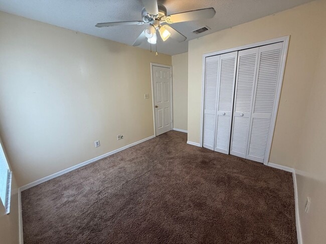 Building Photo - 4712 Dandelion Dr