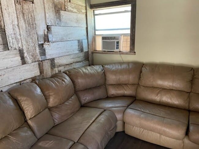 Building Photo - Rustic Charm: Enjoy Farmhouse living in our 1Bed 1 Bath Coming Soon !