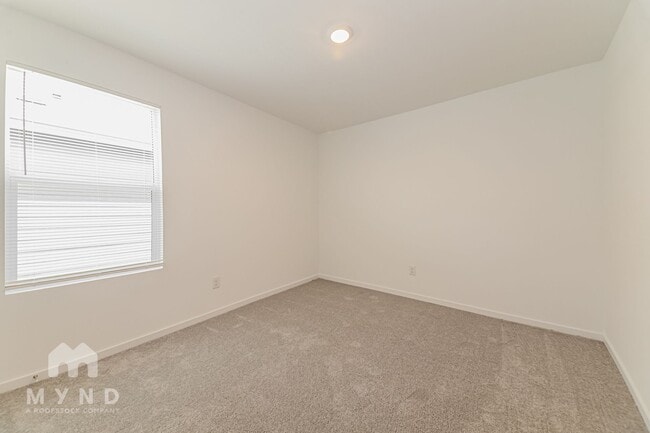 Building Photo - 1246 Basswood Dr