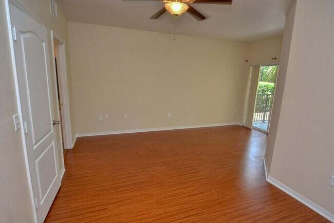 Building Photo - 110 SW Peacock Blvd