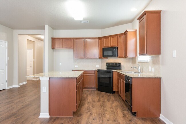 Building Photo - 4-Bedroom, 3-Bath Home in Belton ISD – Ove...