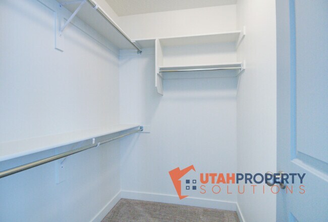 Building Photo - 959 W 540 S