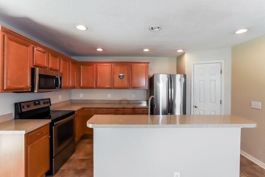 Building Photo - 3128 Royal Tuscan Ln