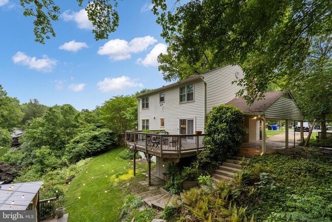 Building Photo - 9830 Meadow Valley Dr