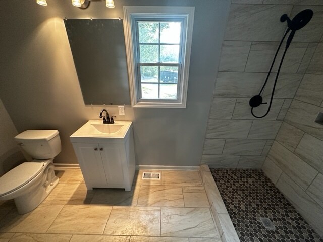 Building Photo - 2208 Sanderson Rd