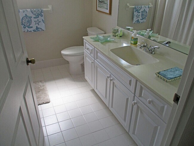 Building Photo - 740 Lake Orchid Cir