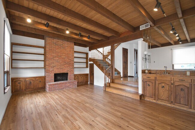 Building Photo - 472 36th St