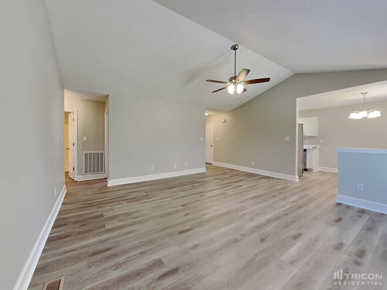 Building Photo - 1412 Grovewood Dr