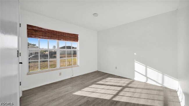 Building Photo - 918 Acroft Ave