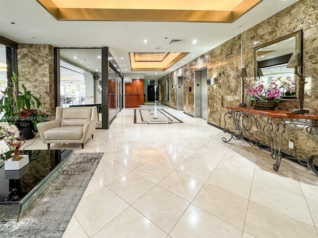 Building Photo - 8877 Collins Ave