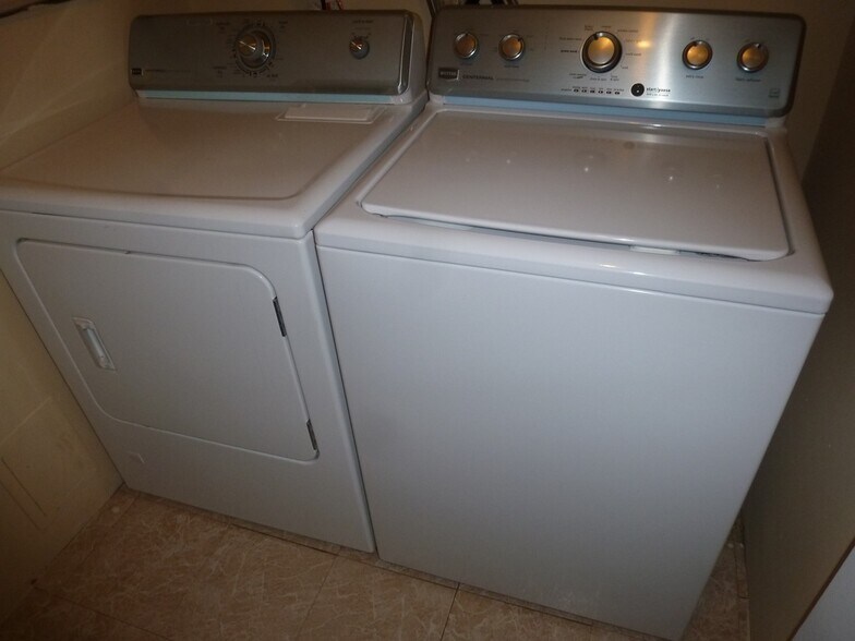 Building Photo - 16-8 Sacramento Ct