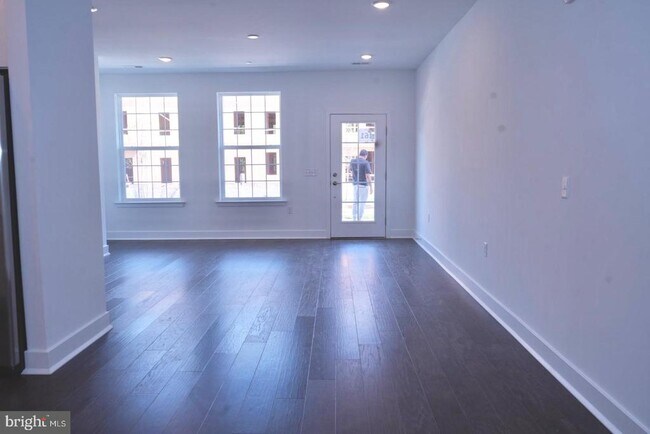 Building Photo - 105 Stoutsburg Blvd