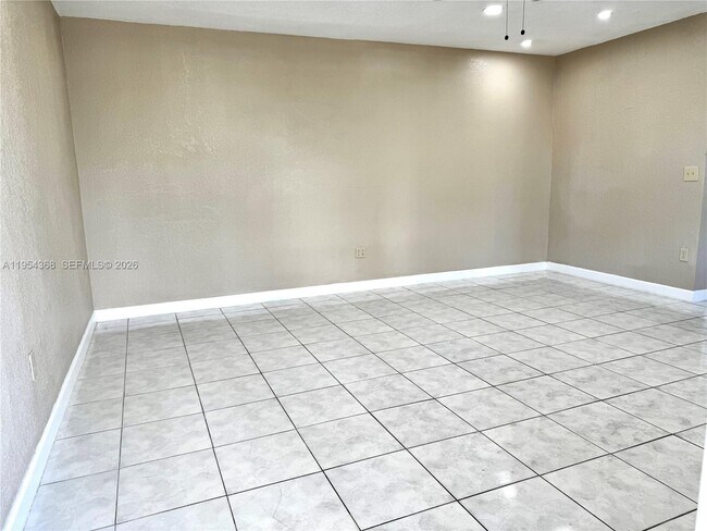 Building Photo - 1837 NW 17th Ave