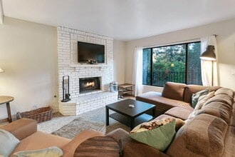 Building Photo - 117 A Ln