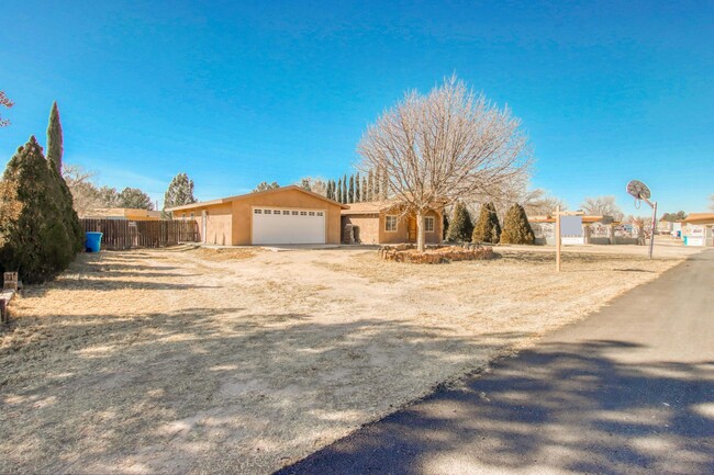 Building Photo - Beautiful East side HOME in Clin. Tx