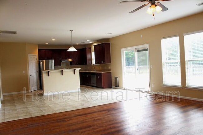 Building Photo - 122 Lake Pointe Dr