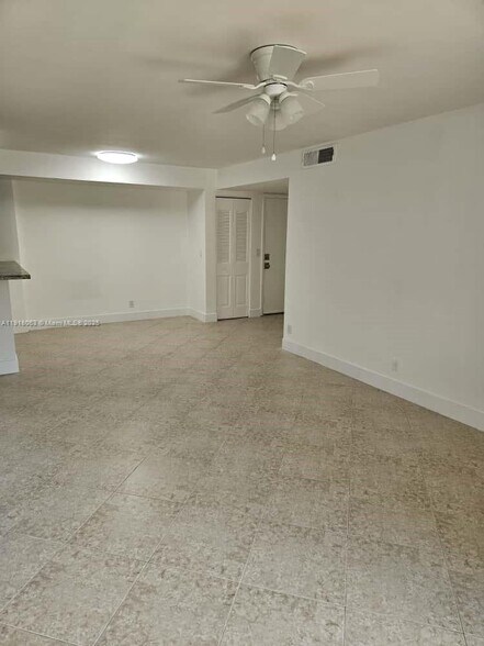 Building Photo - 10725 Cleary Blvd