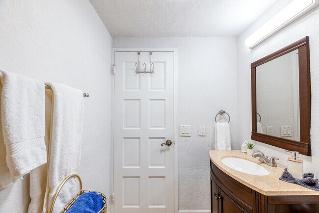Building Photo - 4040 Galt Ocean Dr