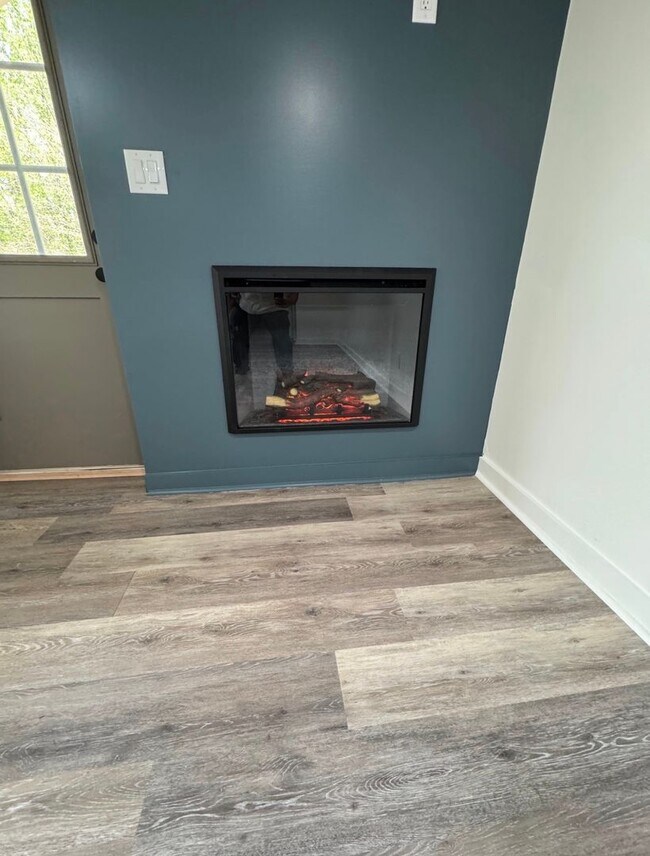 Building Photo - 250 N Anderson St