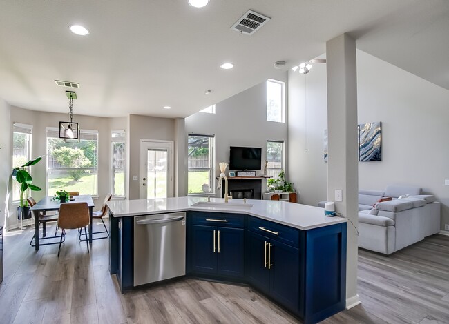 Building Photo - 2149 Paradise Ridge Dr