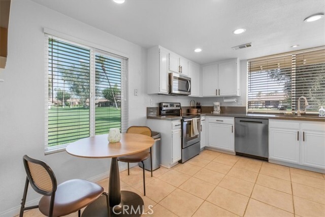 Building Photo - 332 Villena Way