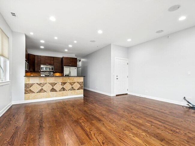 Building Photo - 7932 W Grand Ave