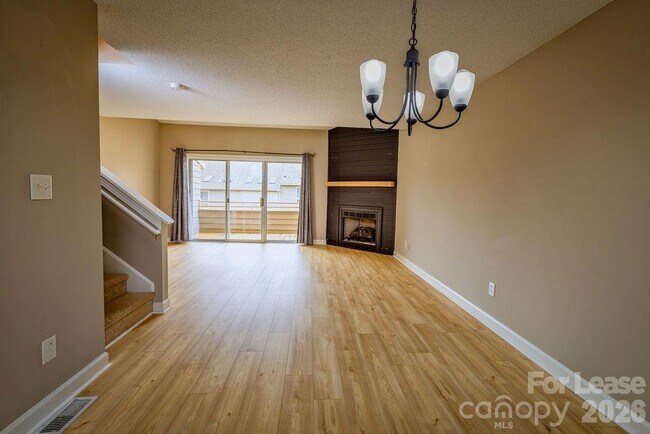 Building Photo - 14623 Waterside Dr