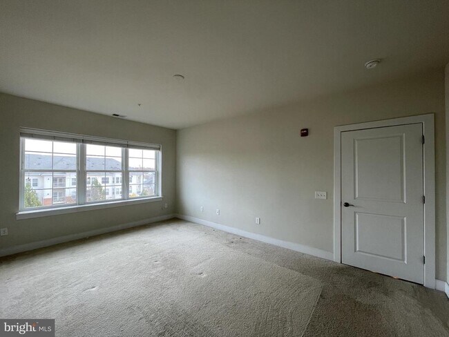 Building Photo - 2903 Bleeker St