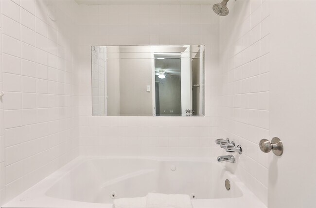 Building Photo - 5005 Georgi Ln