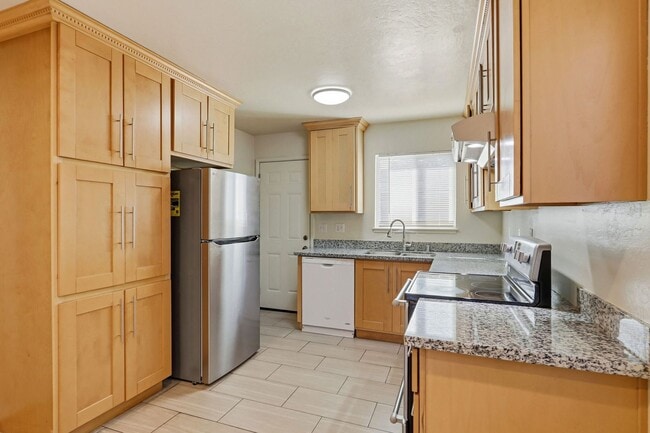 Building Photo - 1559 S Wolfe Rd