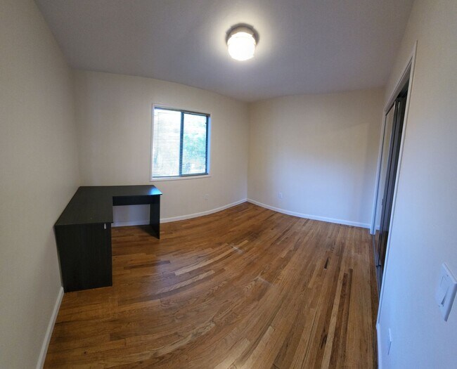 Building Photo - 5 Bedroom 3 bathroom in close proximity to POLY CAMPUS!