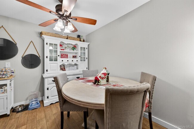 Building Photo - 74 Homestead Village Dr