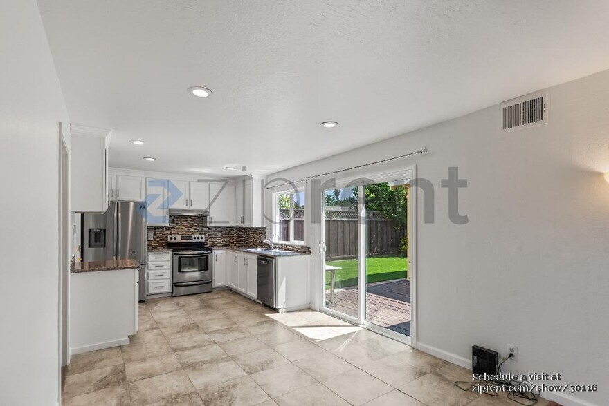 Building Photo - 2257 Goldcrest Cir