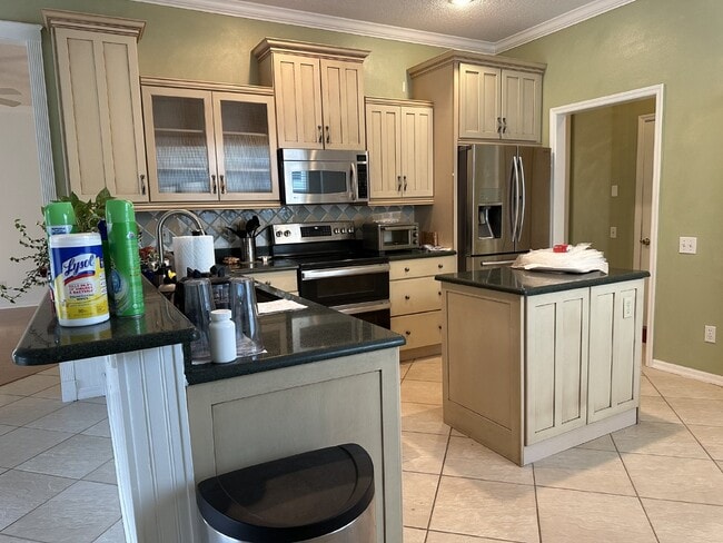 Building Photo - Your Dream Golf Lifestyle Awaits in Fairwa...