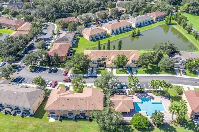 Building Photo - Quality Townhome In Convenient Location!