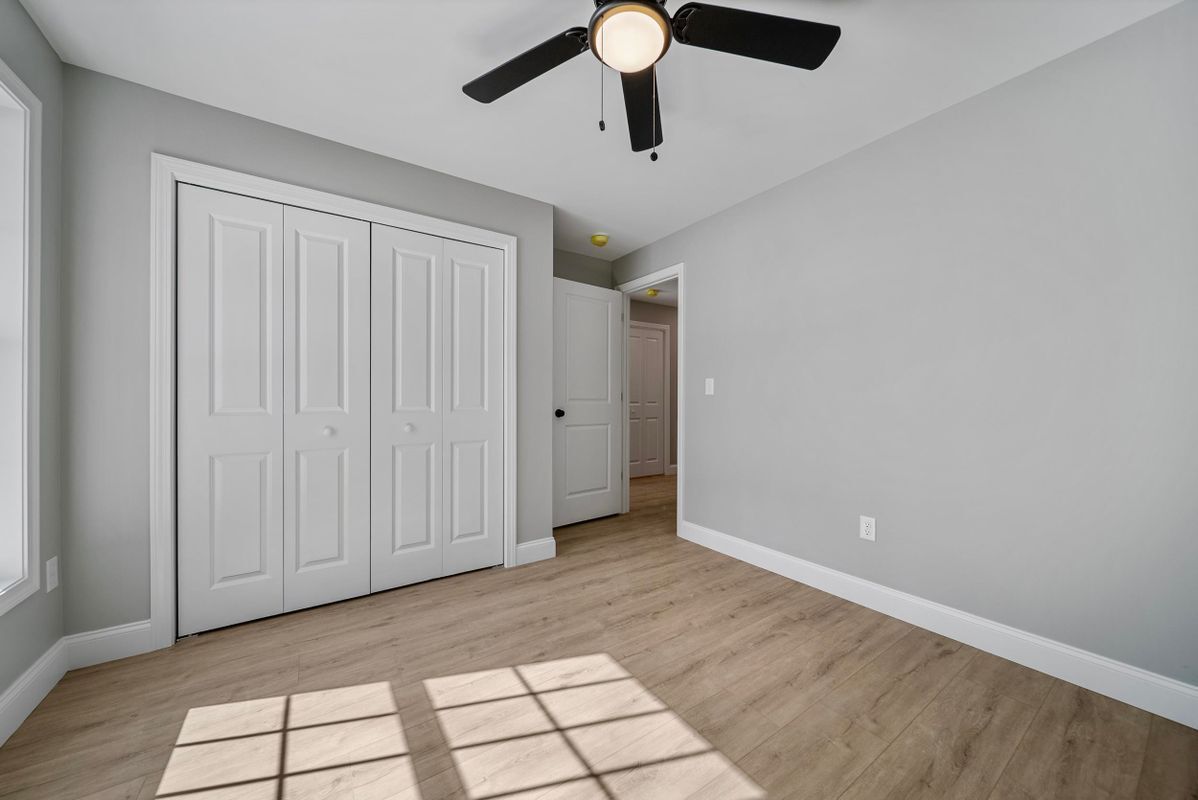 Building Photo - 142 S Main, B