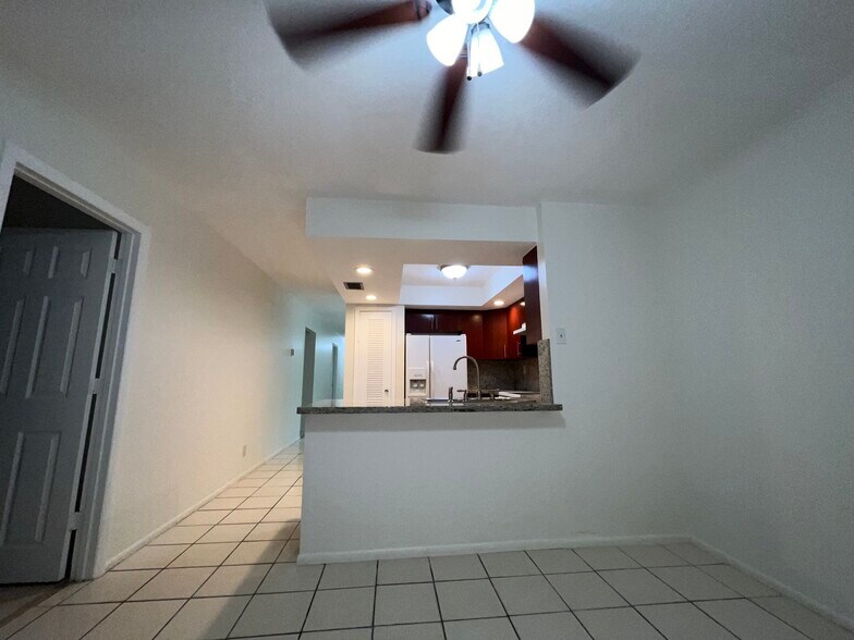 Building Photo - 4171 NW 110th Ave
