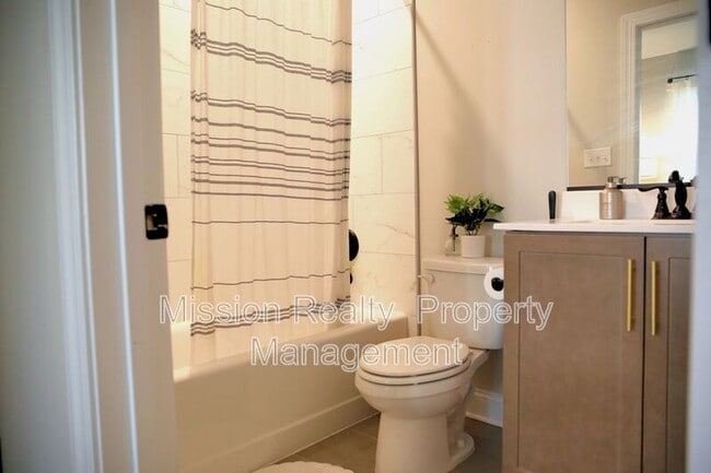 Building Photo - 5300 Wingfield St