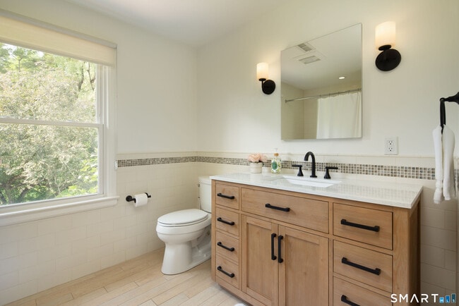 Building Photo - 12 Red Bird Ln