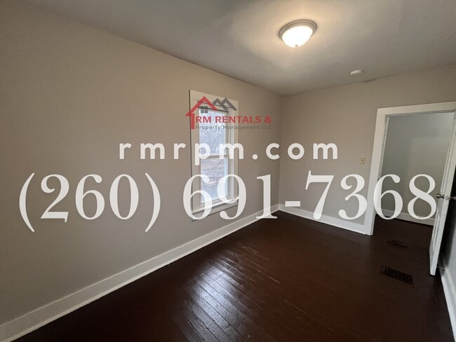 Building Photo - 439 E Taber St