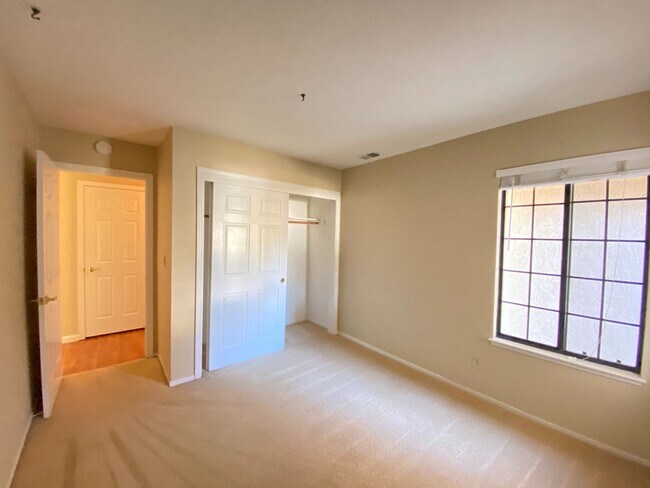 Building Photo - Single Story Beautiful Bay View Home