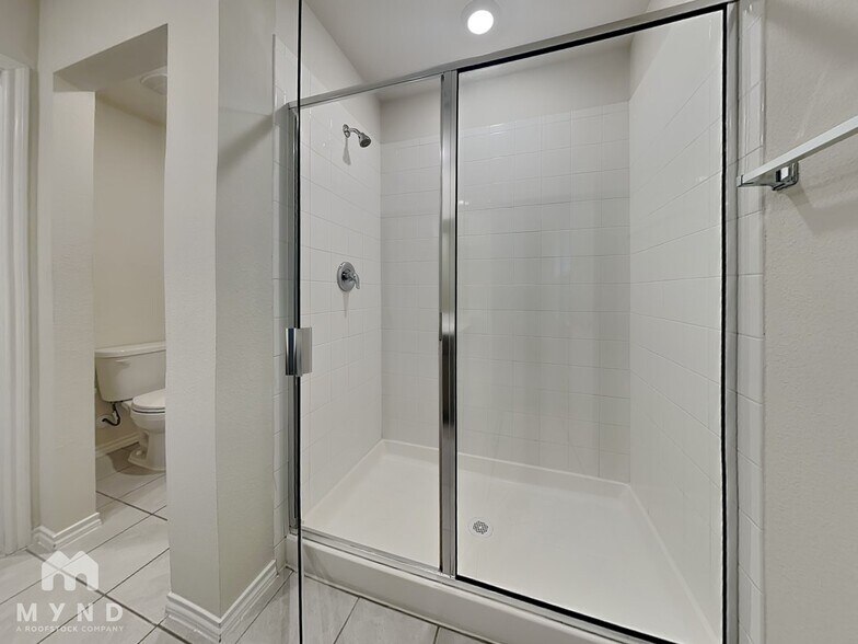 Building Photo - 3008 Aberdeen Dr