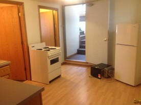 Building Photo - 304 N Carroll St