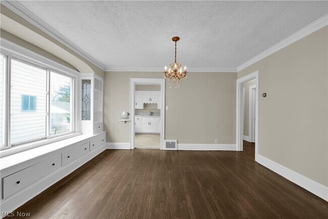 Building Photo - 11103 Lincoln Ave