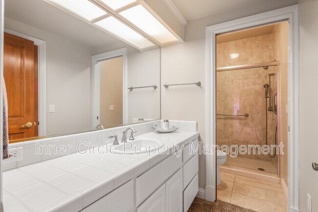 Building Photo - 5771 Gateway Ct