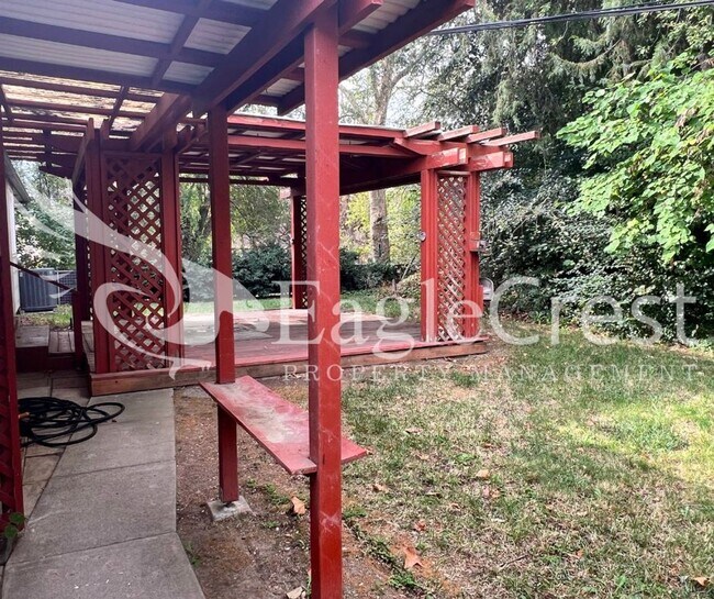 Building Photo - Two Bedroom, One Bathroom House with Fence...